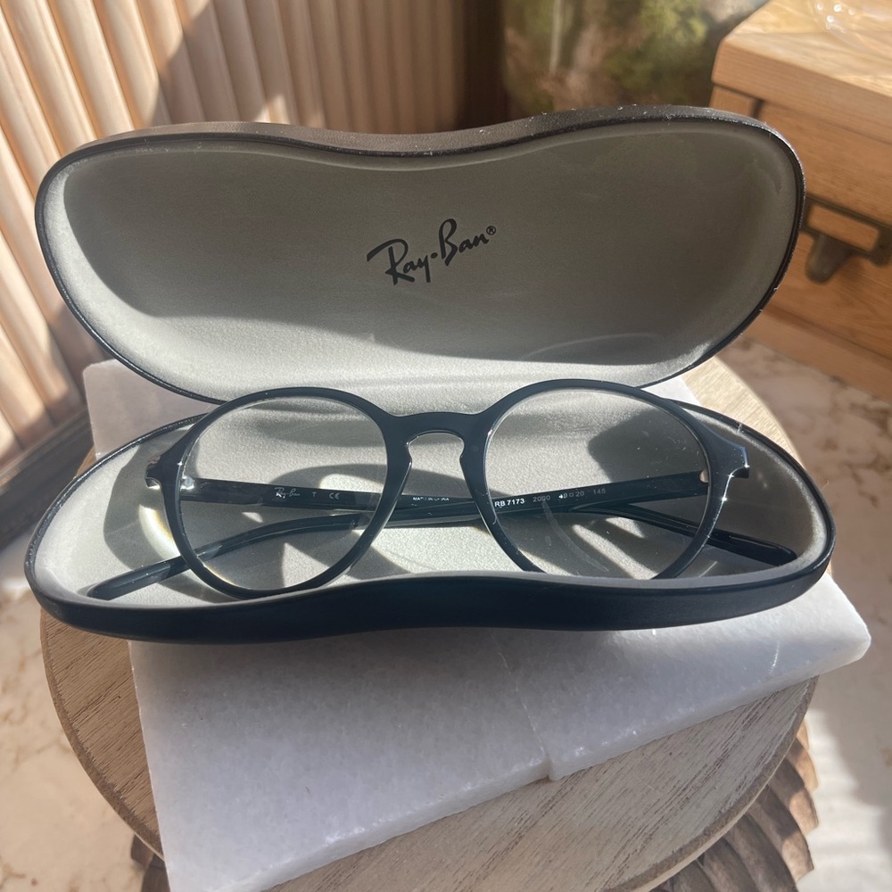 Ray-Ban RX7173 Eyeglasses – Black Round Frames with Case (Unisex)